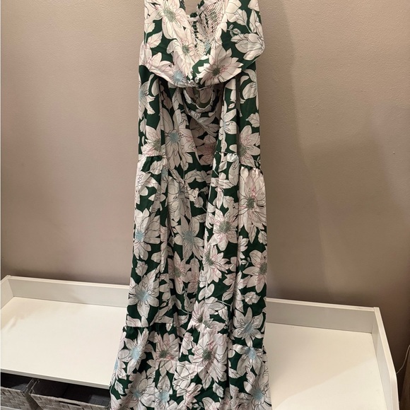 Floral Green and White Women's Dress - Picture 1 of 6